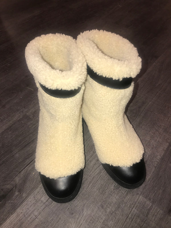 Shearling Snow Boots with Logo